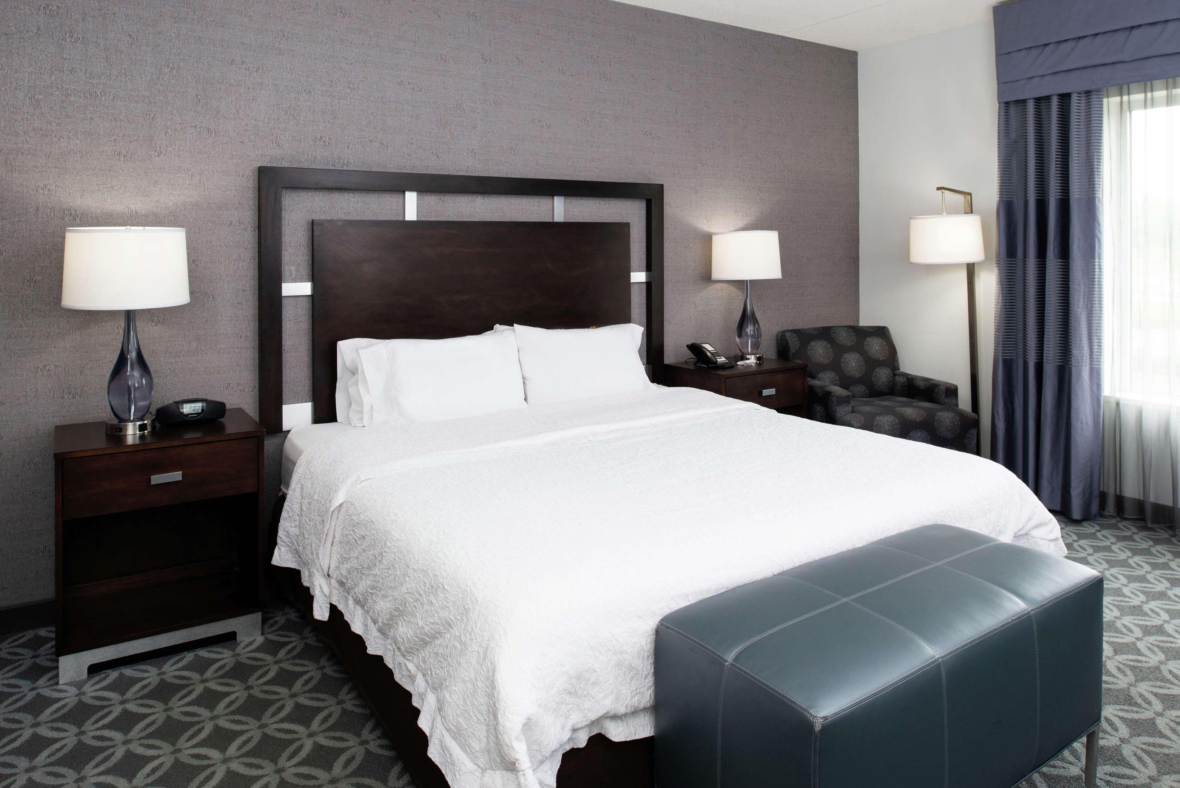 Hampton Inn & Suites Greensboro/Coliseum Area Eksteriør billede