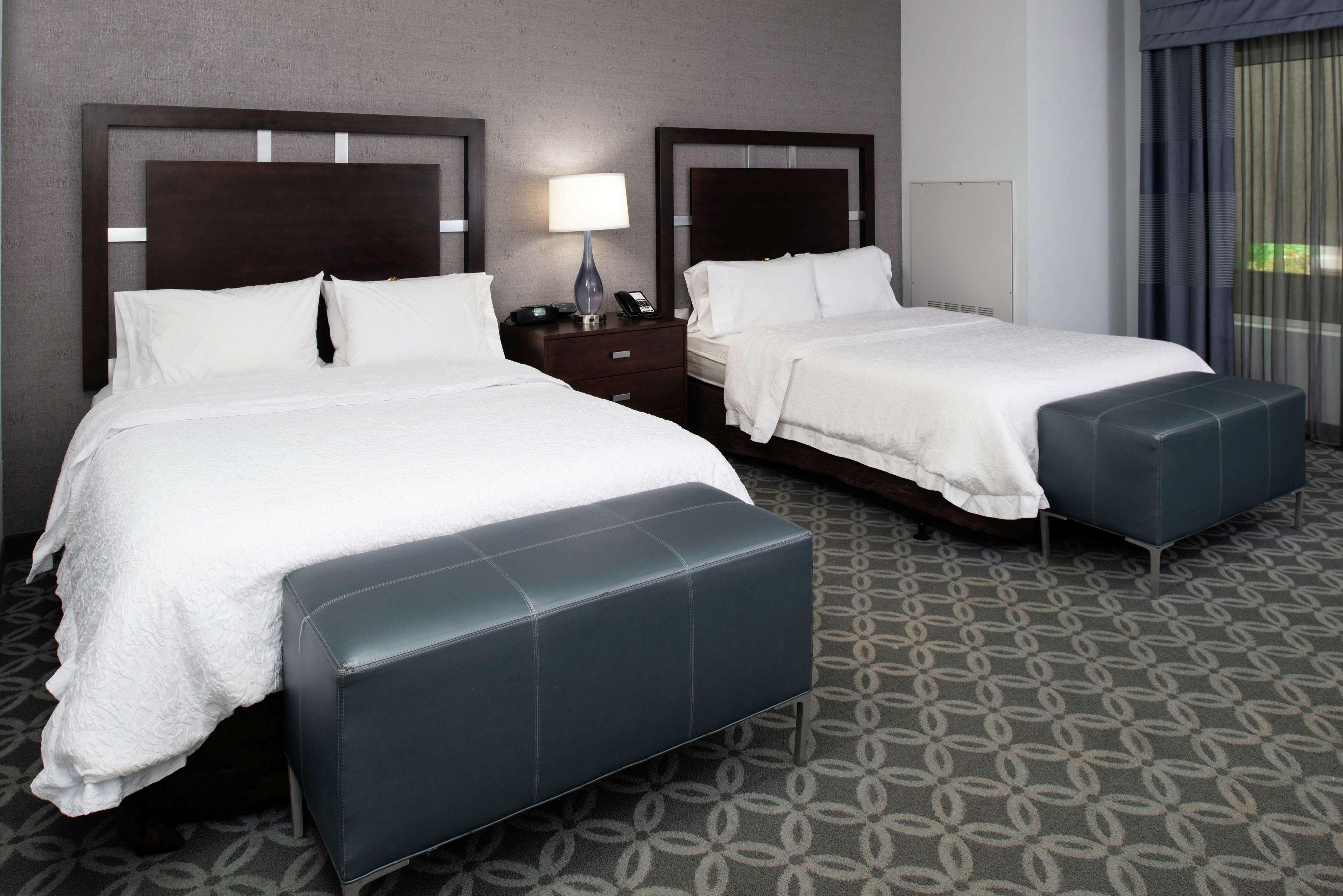 Hampton Inn & Suites Greensboro/Coliseum Area Eksteriør billede