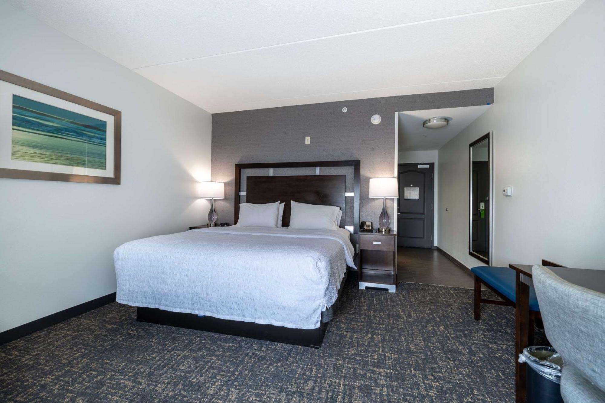 Hampton Inn & Suites Greensboro/Coliseum Area Eksteriør billede