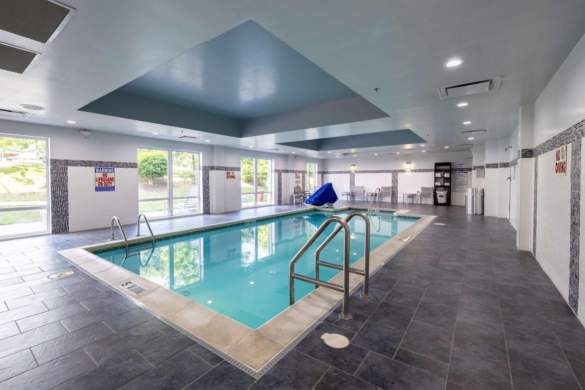 Hampton Inn & Suites Greensboro/Coliseum Area Eksteriør billede
