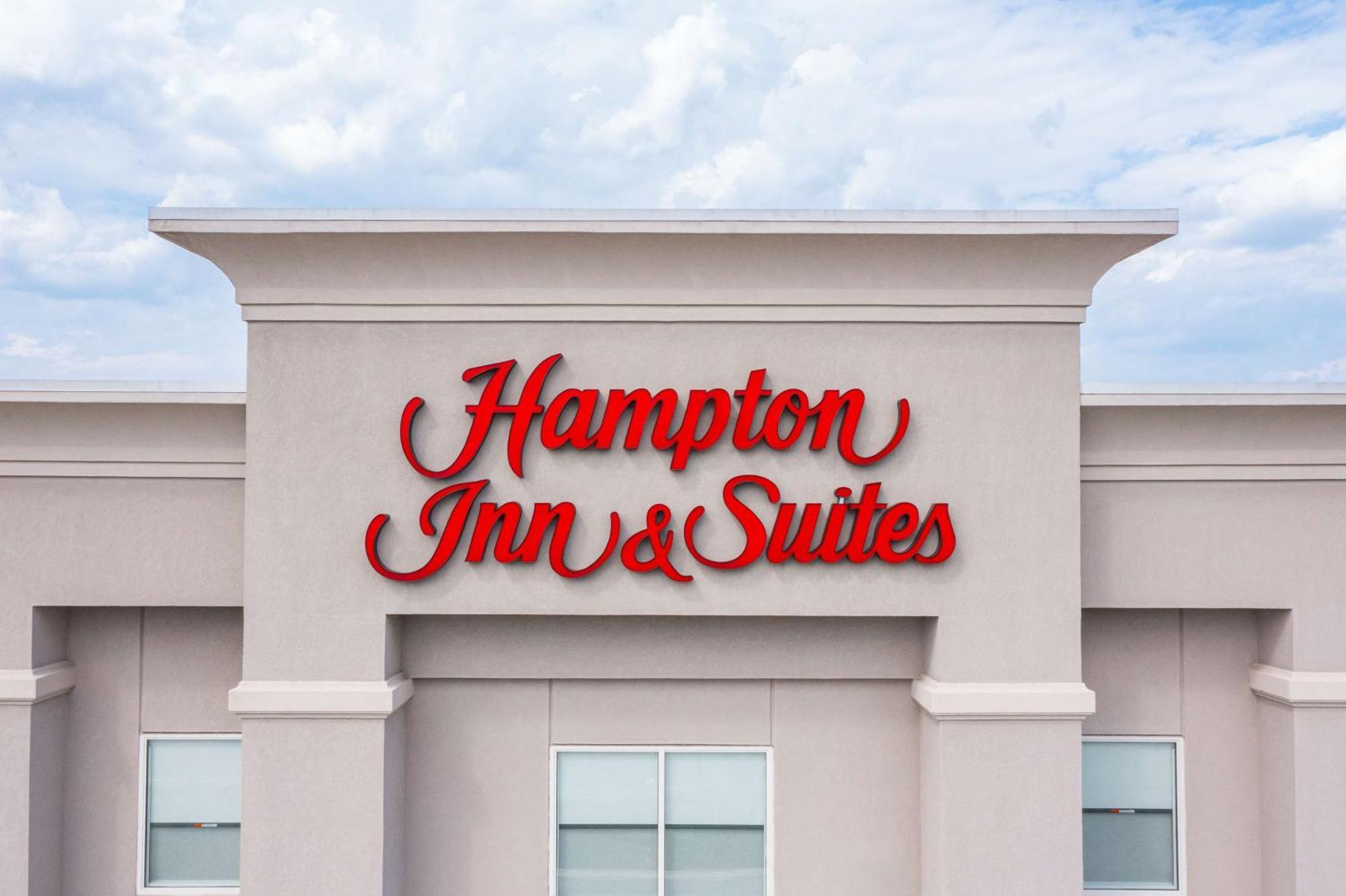 Hampton Inn & Suites Greensboro/Coliseum Area Eksteriør billede